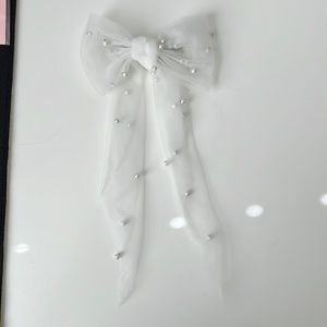 White Pearl Tulle Bow